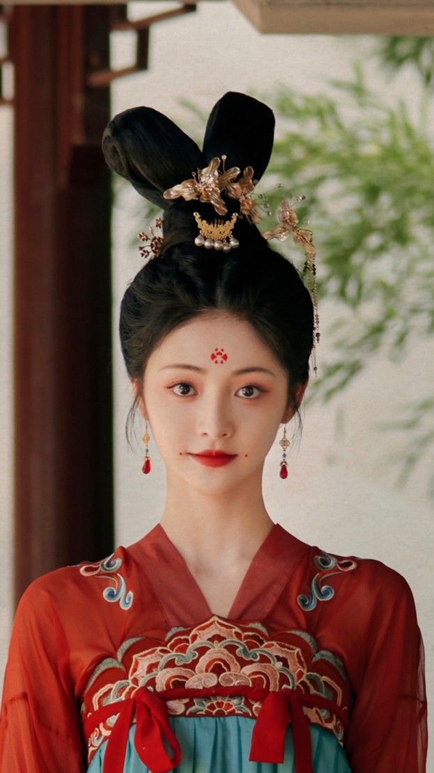 The Art of Tea and the Elegance of a Black Cheongsam:The Story of a Tea Ceremony Practitioner The Art of Tea and the Elegance of a Black Cheongsam:The Story of a Tea Ceremony Practitioner