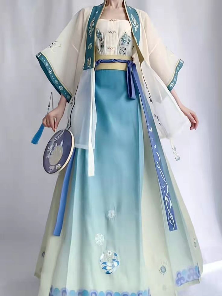 Red彼岸花,汉服女装下的绚烂绽放 Red彼岸花,汉服女装下的绚烂绽放