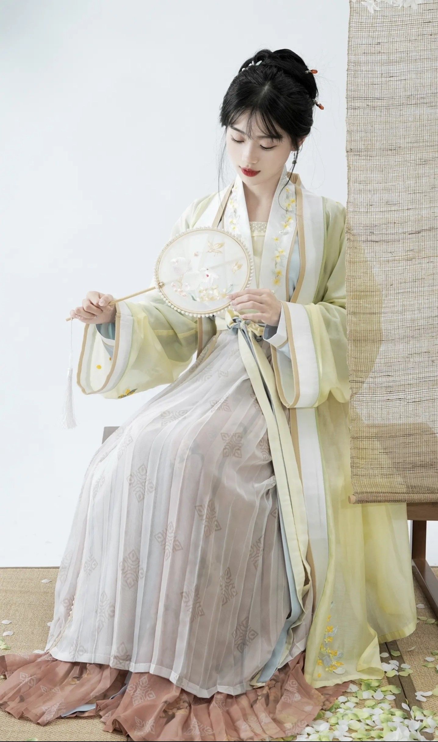 Modernizing the Qipao Skirt:Embracing Chinese Heritage in Fashion Innovation Modernizing the Qipao Skirt:Embracing Chinese Heritage in Fashion Innovation