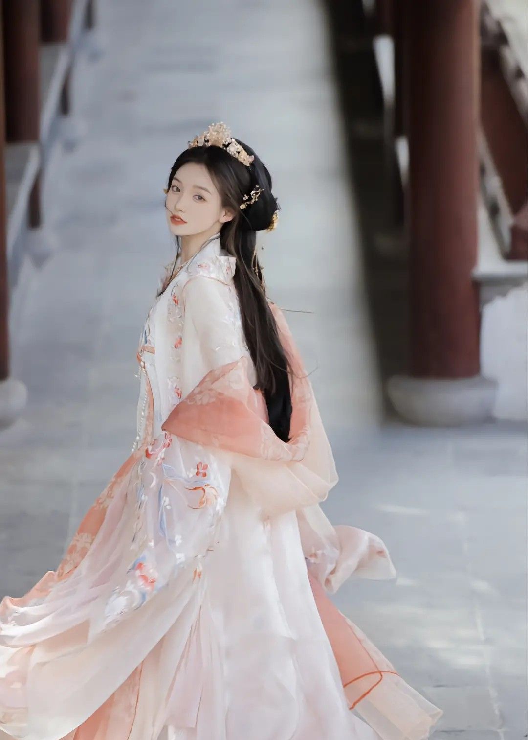The Art of Pairing Traditional Chinese Hanfu with Hat Accessories The Art of Pairing Traditional Chinese Hanfu with Hat Accessories