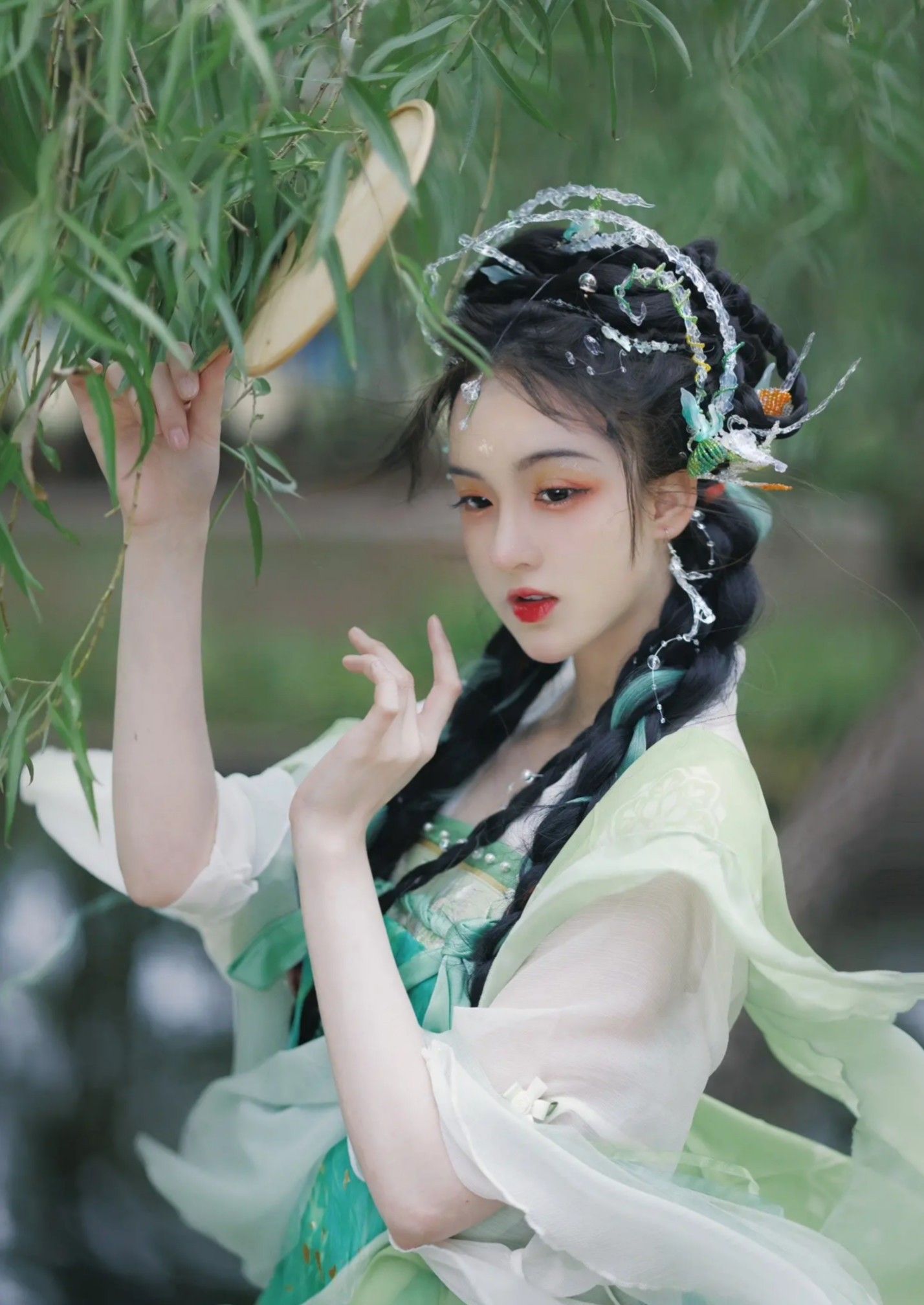 Cloud肩汉服全套,一场古典与现代的时尚走秀 Cloud肩汉服全套,一场古典与现代的时尚走秀