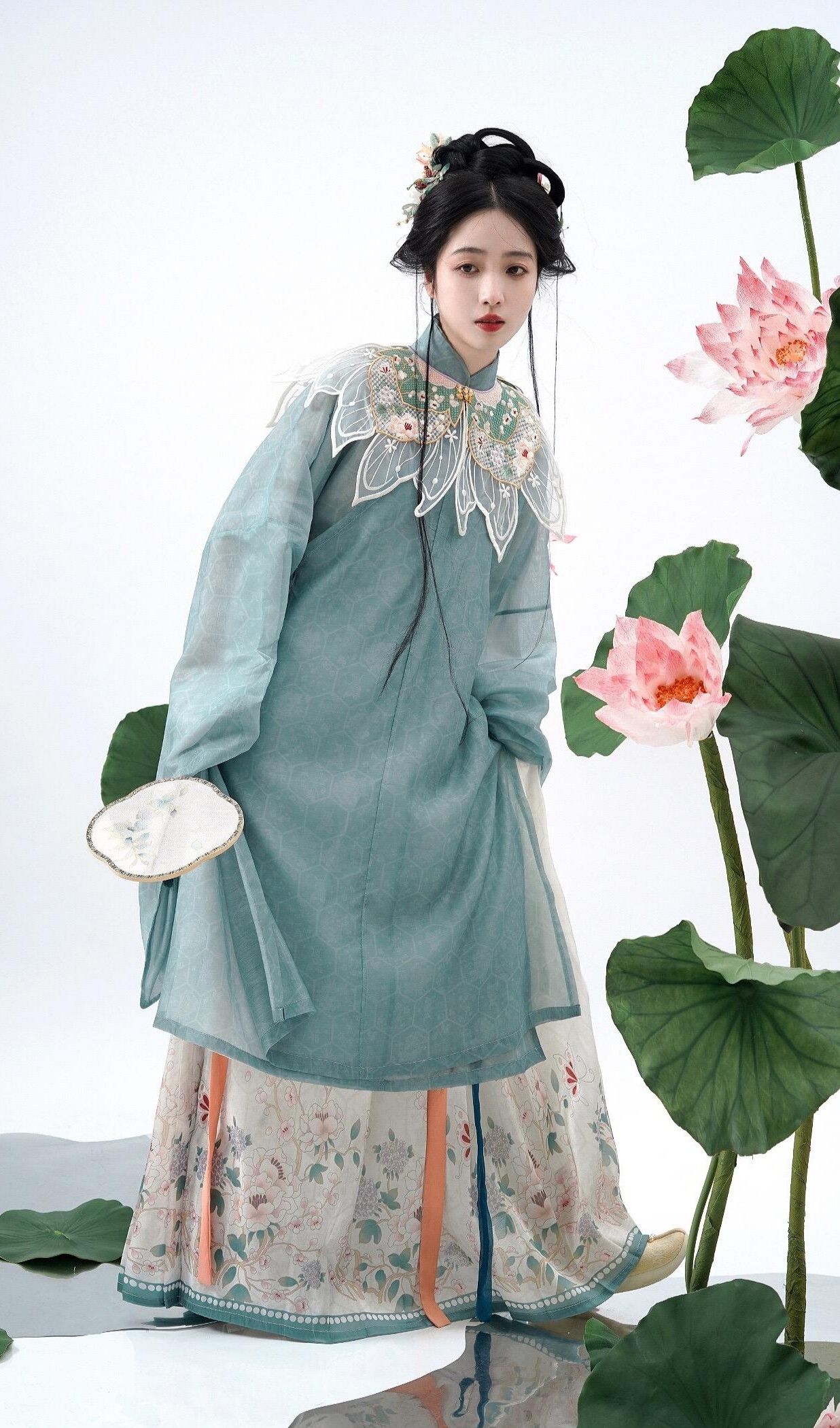 The Elegance of a White HanfuShirt:A Closer Look at the Traditional Beauty The Elegance of a White HanfuShirt:A Closer Look at the Traditional Beauty
