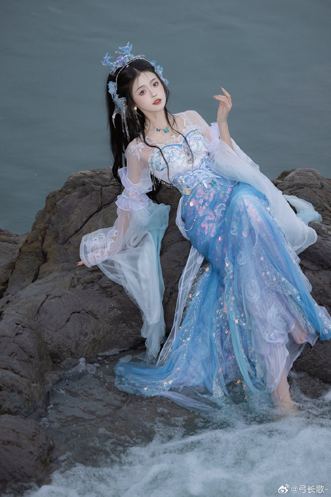 Reimagining the Cheongsam as a Modern Evening Gown:A Design Evolution Reimagining the Cheongsam as a Modern Evening Gown:A Design Evolution