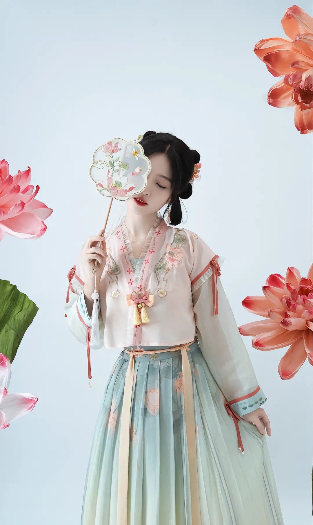 The Cultural Significance of Hanfu Purses:A Journey into the Traditional Beauty of Chinese荷包 The Cultural Significance of Hanfu Purses:A Journey into the Traditional Beauty of Chinese荷包