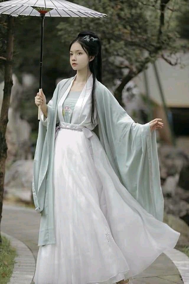 Ethereal Beauty in Ancient Dress:The Enchanting World of Embroidered Hanfu Fashion for Women Ethereal Beauty in Ancient Dress:The Enchanting World of Embroidered Hanfu Fashion for Women