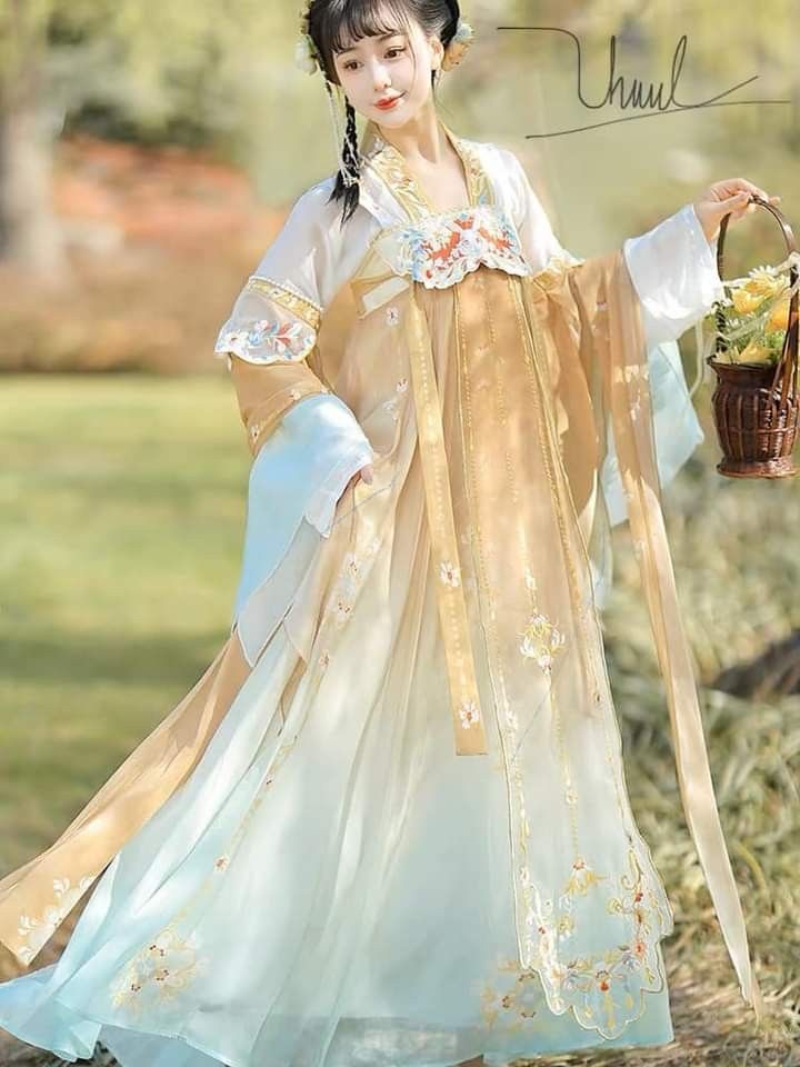 The Elegance of High-Heeled Shoes with Qipao:A Cultural Fusion The Elegance of High-Heeled Shoes with Qipao:A Cultural Fusion