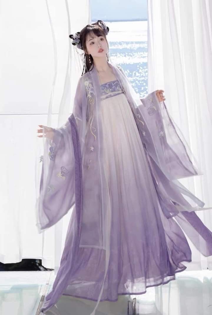 Charming Cheongsam Style with the Joyful Beauty Qipao on Douyin Charming Cheongsam Style with the Joyful Beauty Qipao on Douyin
