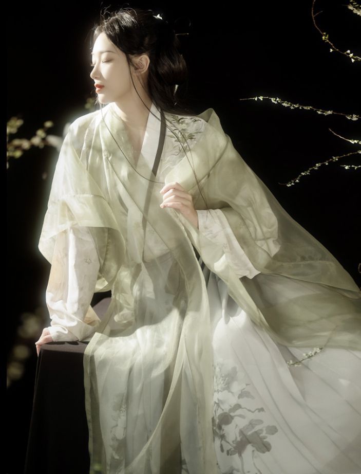 The Enchanting Beauty of a Purple Hanfu-Wearing Fairy in Ancient Style The Enchanting Beauty of a Purple Hanfu-Wearing Fairy in Ancient Style