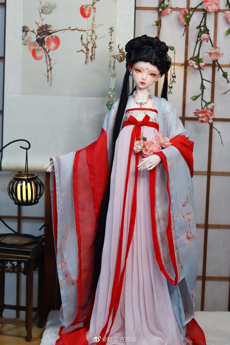 Spring Mountain Qipao:A Journey into Self-made Elegance Spring Mountain Qipao:A Journey into Self-made Elegance
