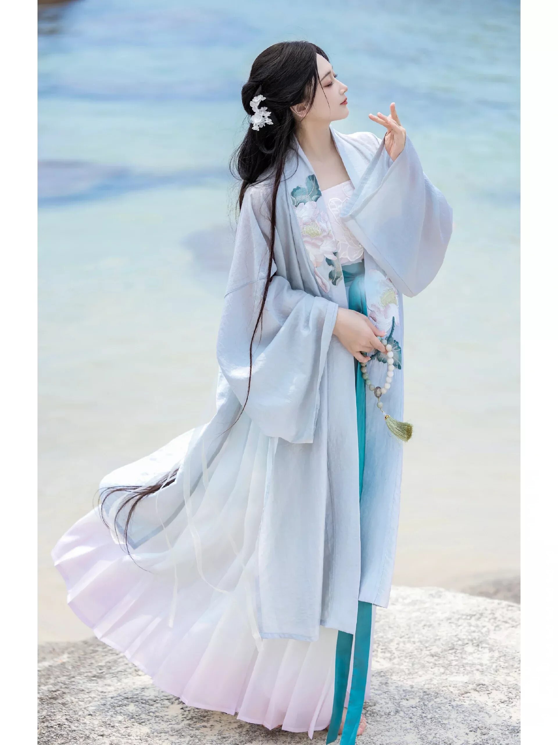 Summer Fashion Trends for Young Girls in Traditional Chinese Hanfu Costumes Summer Fashion Trends for Young Girls in Traditional Chinese Hanfu Costumes