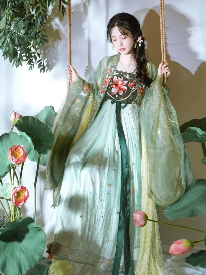 The Splendor of Hanfu for a Nine-Year-Old Chinese Child The Splendor of Hanfu for a Nine-Year-Old Chinese Child