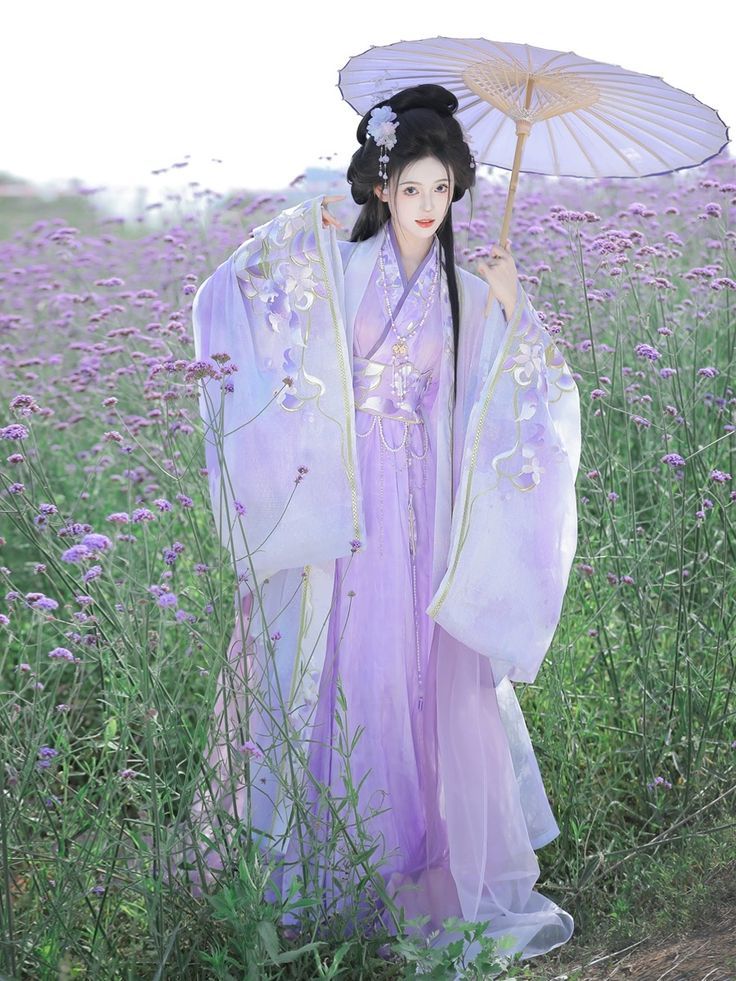 Charming Qipao:A Blend of Simplicity and Elegance in the Art of Traditional Chinese Dress Charming Qipao:A Blend of Simplicity and Elegance in the Art of Traditional Chinese Dress
