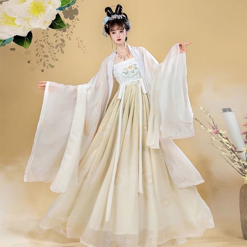 Audrey Cheongsam Ensemble:A Glimpse into Traditional Elegance Audrey Cheongsam Ensemble:A Glimpse into Traditional Elegance