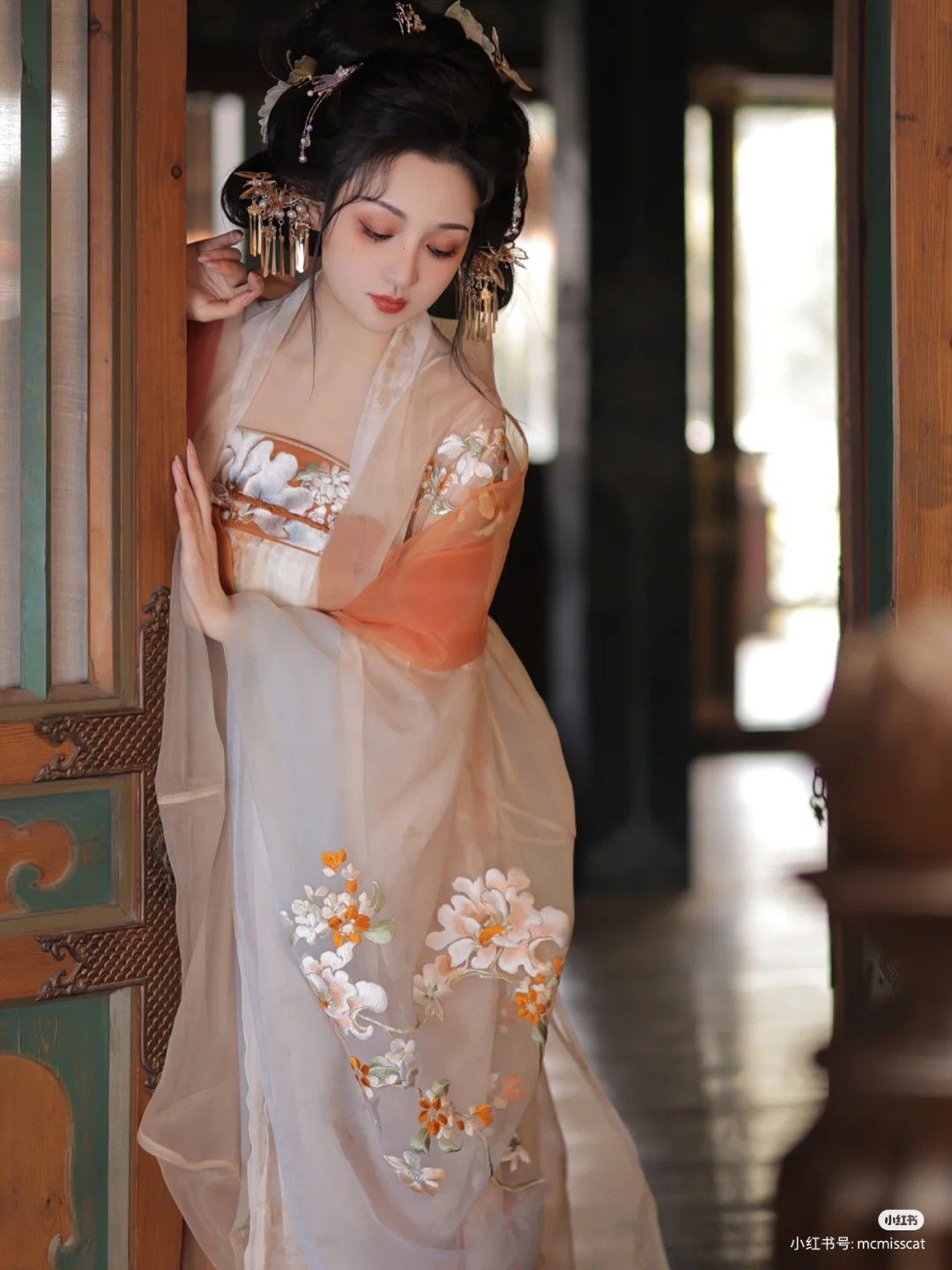 The Enchantment of Hanfu:Drunken Flower World The Enchantment of Hanfu:Drunken Flower World