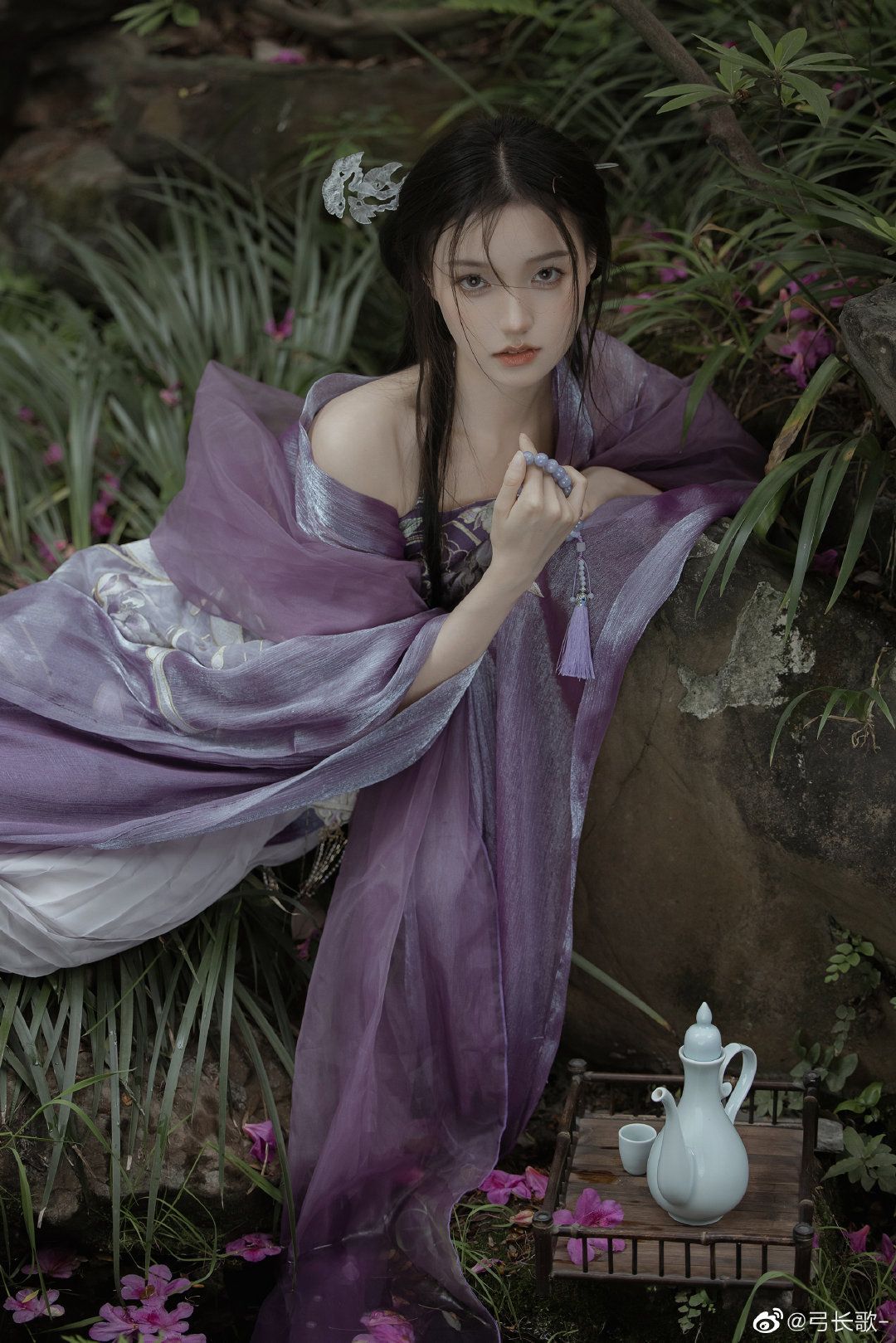 The Perfect Toppings for a Half-Qipao Skirt:A Stylish Guide The Perfect Toppings for a Half-Qipao Skirt:A Stylish Guide
