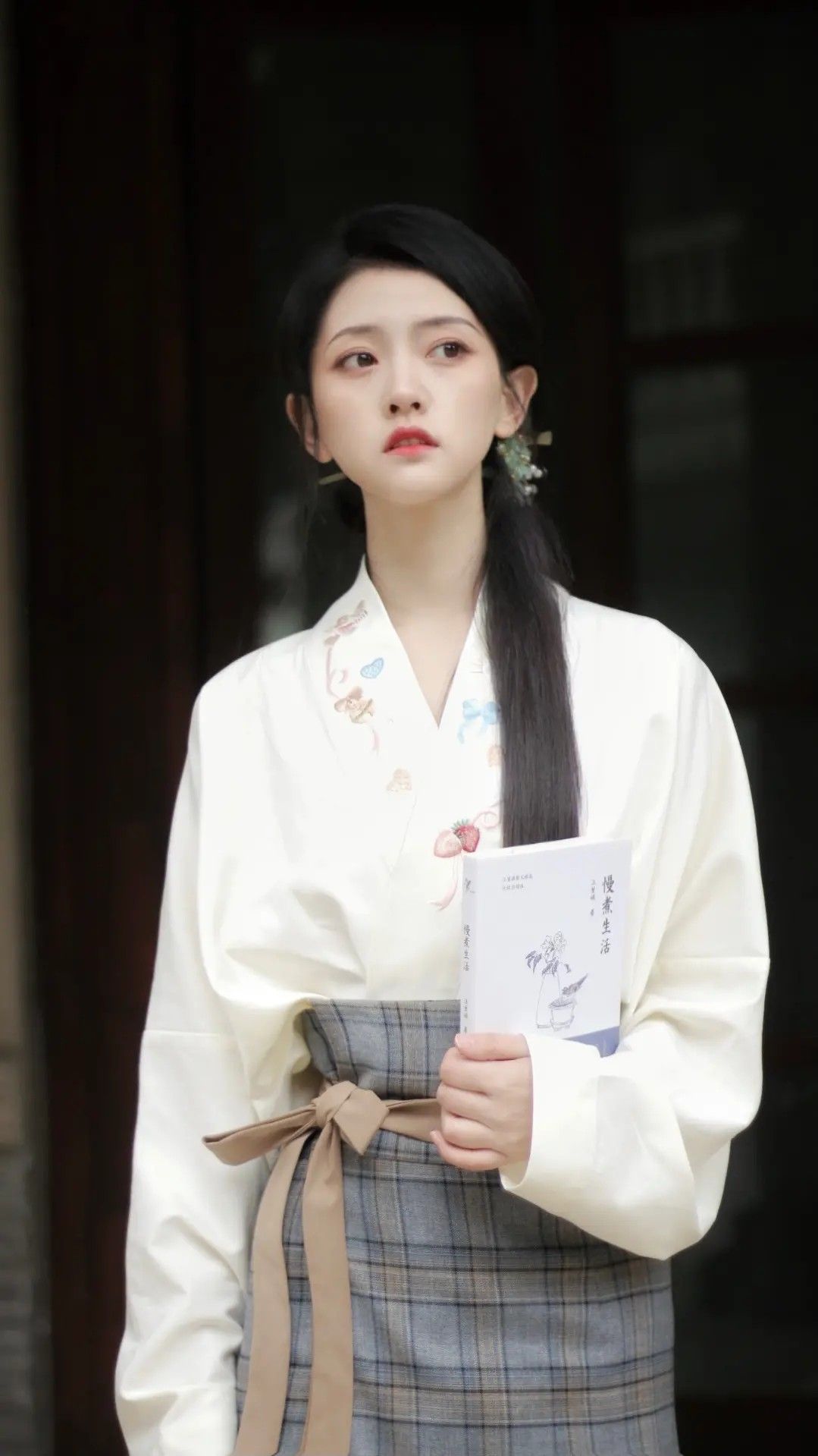 Kour Familys Qipao:A Traditional Elegance Kour Familys Qipao:A Traditional Elegance