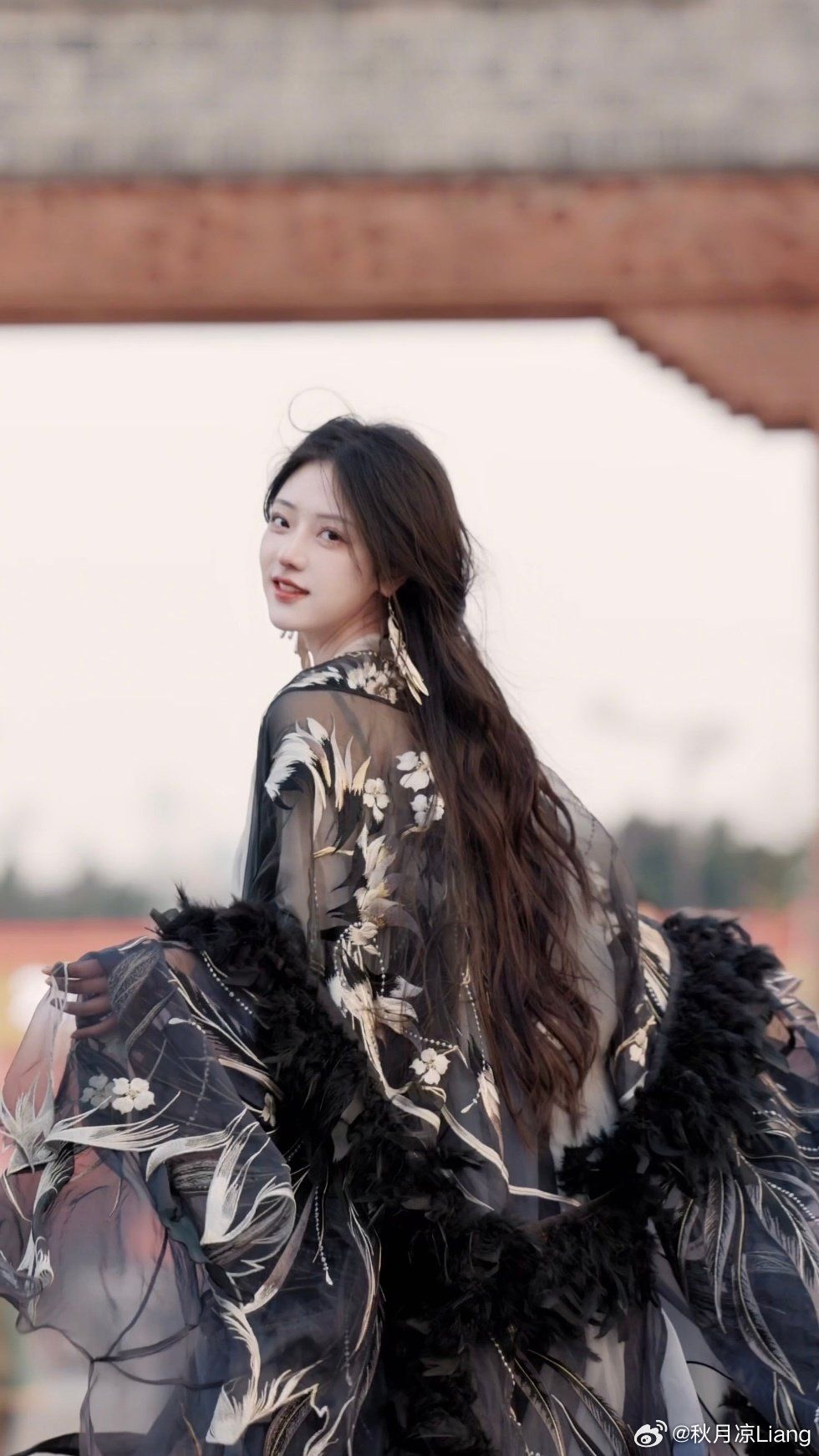 Hangzhou Museum Collaborates with Traditional Hanfu to Unveil a Cultural Journey Through Time Hangzhou Museum Collaborates with Traditional Hanfu to Unveil a Cultural Journey Through Time