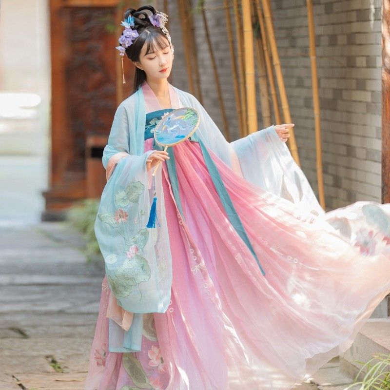 Chinese-Style Girls Cheongsam Set with Modern Twist in Two-Piece Ensemble