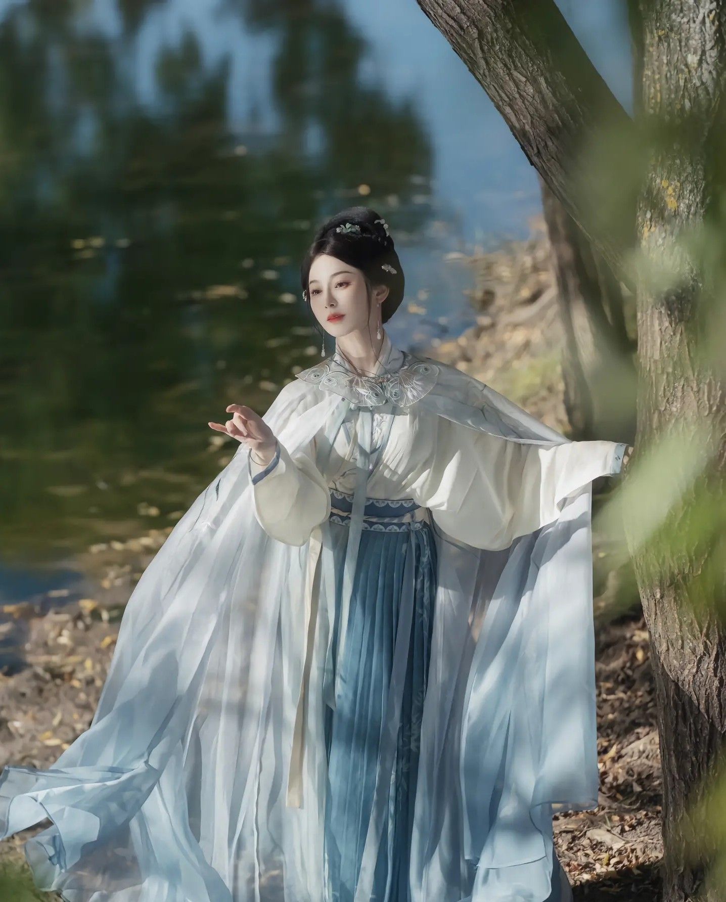 Halloween in the Summer Heat:The Cultural Fusion of Hanfu and the Zodiac in the Sign of Aries Halloween in the Summer Heat:The Cultural Fusion of Hanfu and the Zodiac in the Sign of Aries