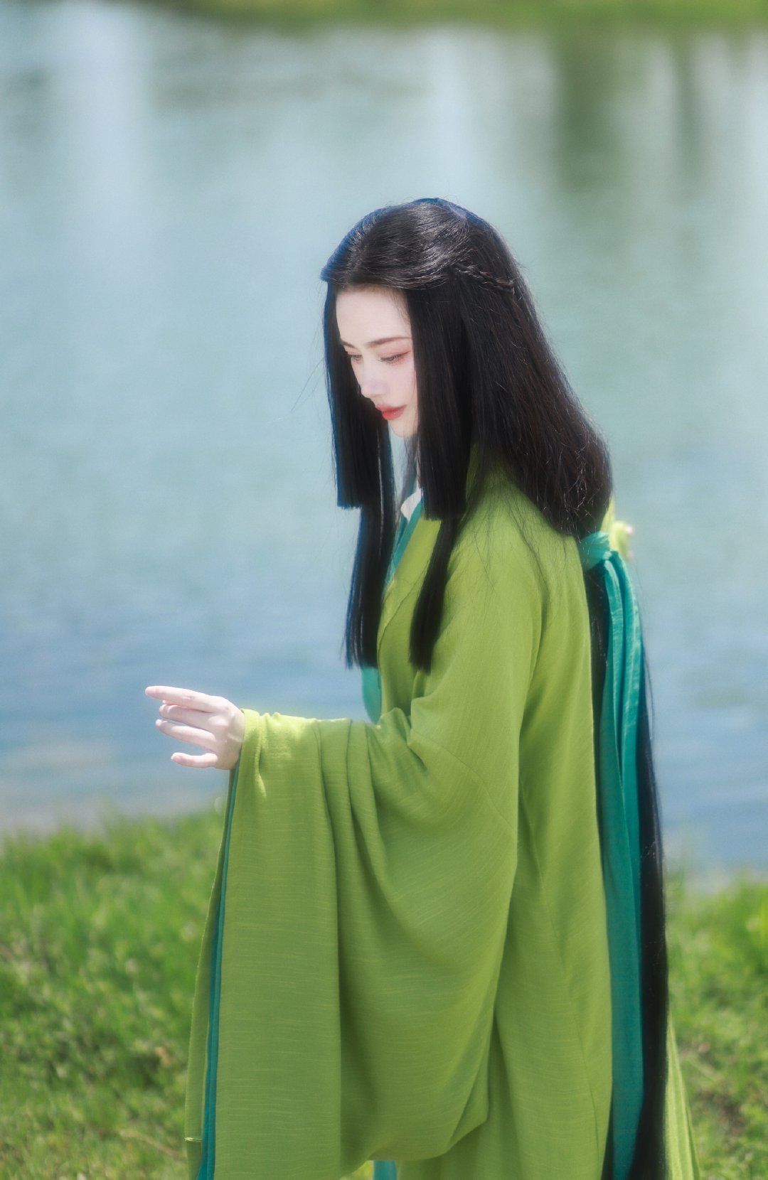 The Revival of Hanfu for Chinese Children:Embracing Traditional Elegance for 12-15-Year-Olds The Revival of Hanfu for Chinese Children:Embracing Traditional Elegance for 12-15-Year-Olds