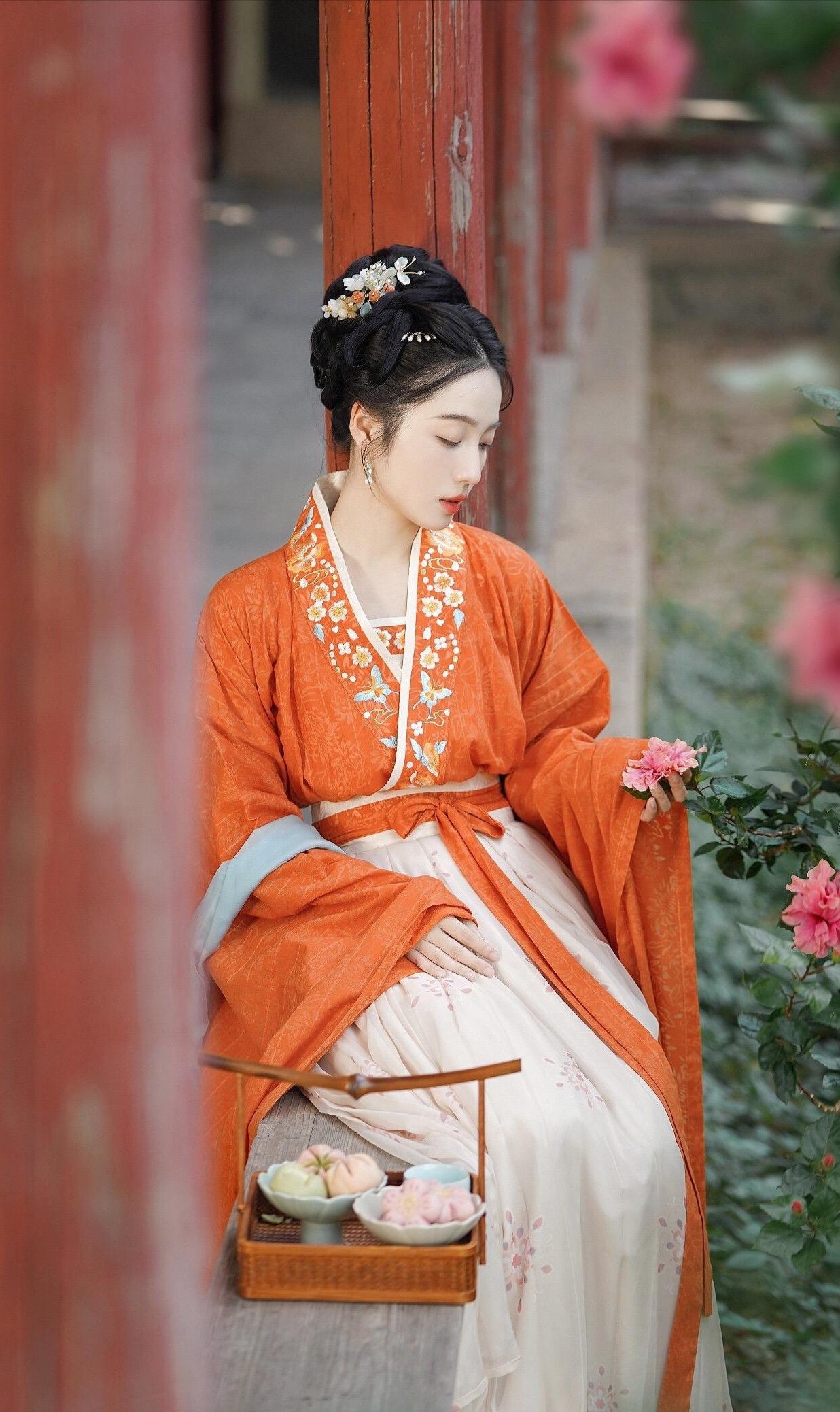 Vintage Style of Qipao and Shoes:A Retro Journey Through Time Vintage Style of Qipao and Shoes:A Retro Journey Through Time
