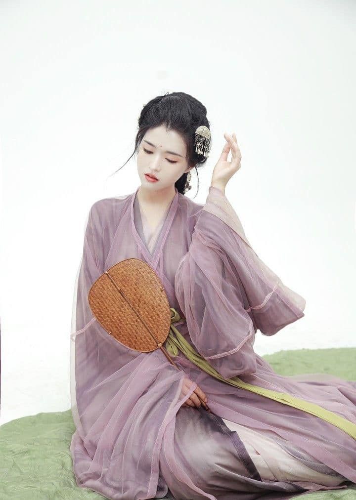 Styling Your Cheongsam with the Perfect Shoes for a Summer All-Round Look Styling Your Cheongsam with the Perfect Shoes for a Summer All-Round Look
