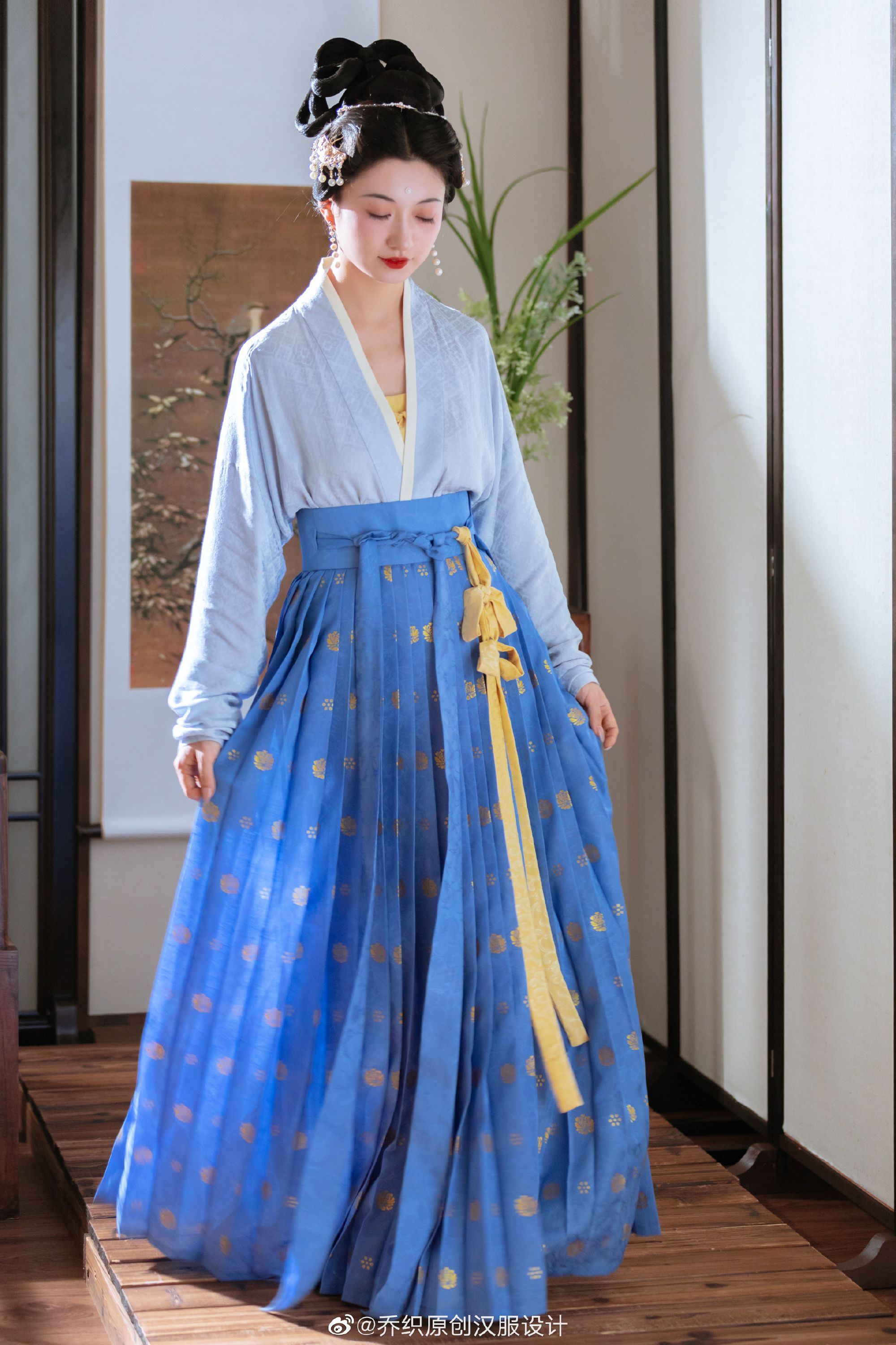 Daily Life in Hanfu:The Elegance of Qun Skirt) Daily Life in Hanfu:The Elegance of Qun Skirt)