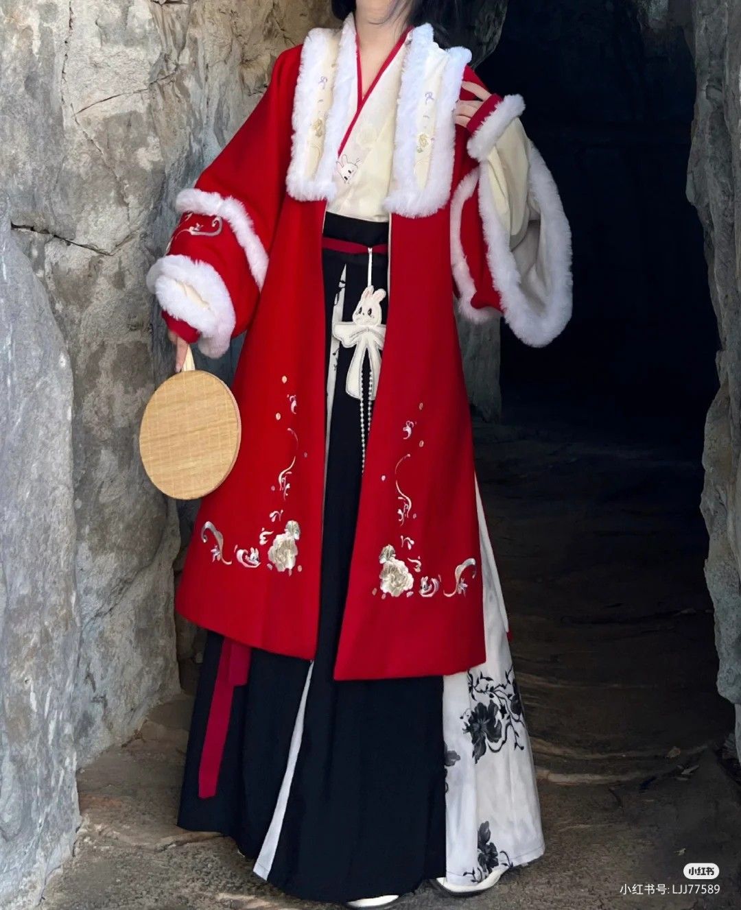 Modernizing Traditional Tang-Style Hanfu:A Journey into Everyday Fashion Modernizing Traditional Tang-Style Hanfu:A Journey into Everyday Fashion