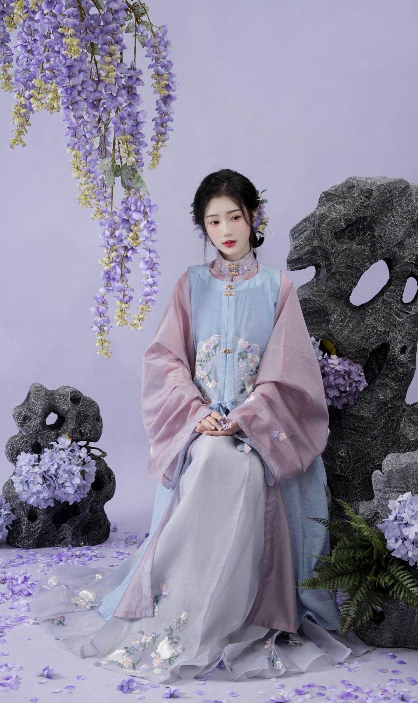 Little Girl in Cheongsam:Embracing the Essence of Chinese Heritage in Summer Fashion Little Girl in Cheongsam:Embracing the Essence of Chinese Heritage in Summer Fashion