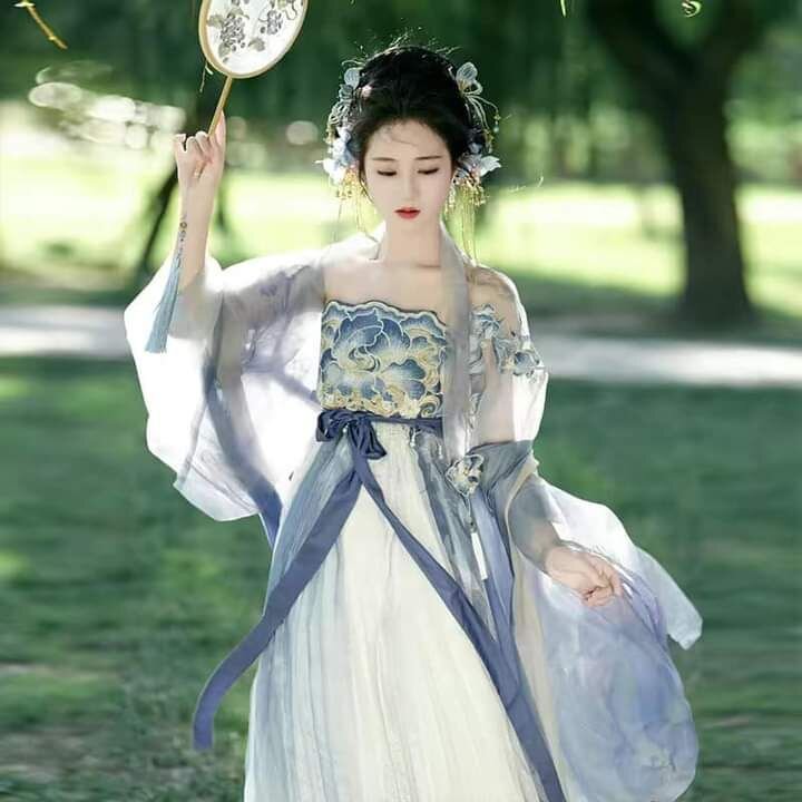 Red Cheongsam:The Perfect Shoe Pairing Guide Red Cheongsam:The Perfect Shoe Pairing Guide