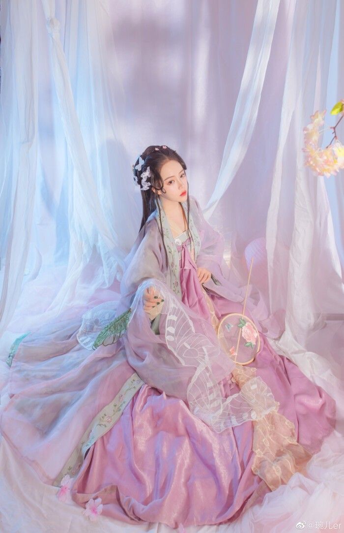 The Enchantment of Ancient-Style Hanfu for Children:A Tale of Little Girls in Traditional Elegance The Enchantment of Ancient-Style Hanfu for Children:A Tale of Little Girls in Traditional Elegance