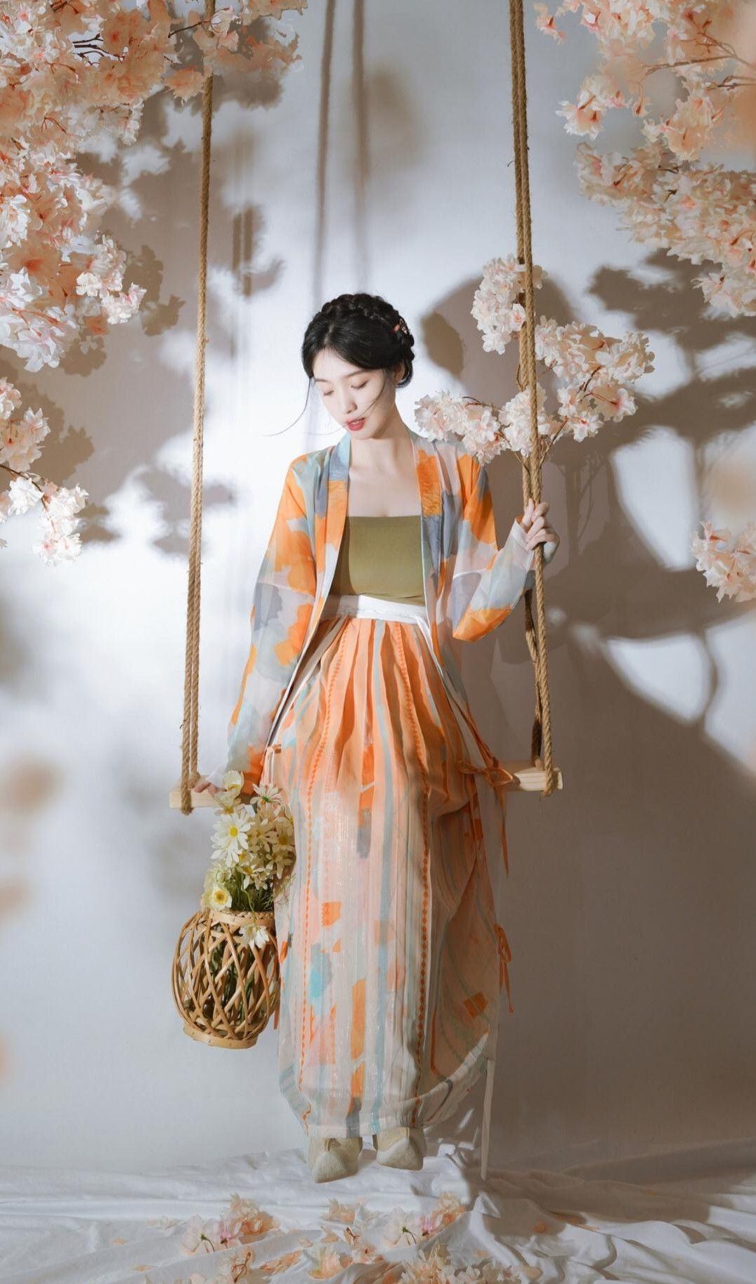 Mo Ran You Que Original Hanfu Clothing Store:A Journey into Traditional Elegance Mo Ran You Que Original Hanfu Clothing Store:A Journey into Traditional Elegance