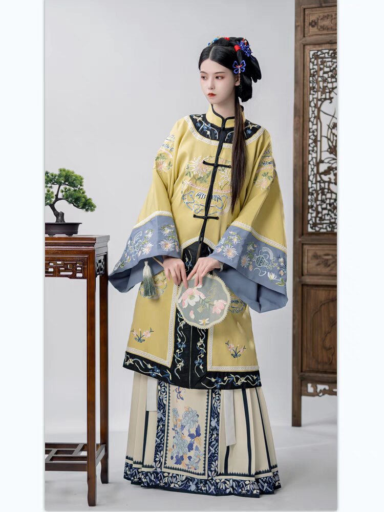 Childrens Hanfu Clans and Fans:A Cultural Journey into Traditional Chinese Attire and Accessories Childrens Hanfu Clans and Fans:A Cultural Journey into Traditional Chinese Attire and Accessories