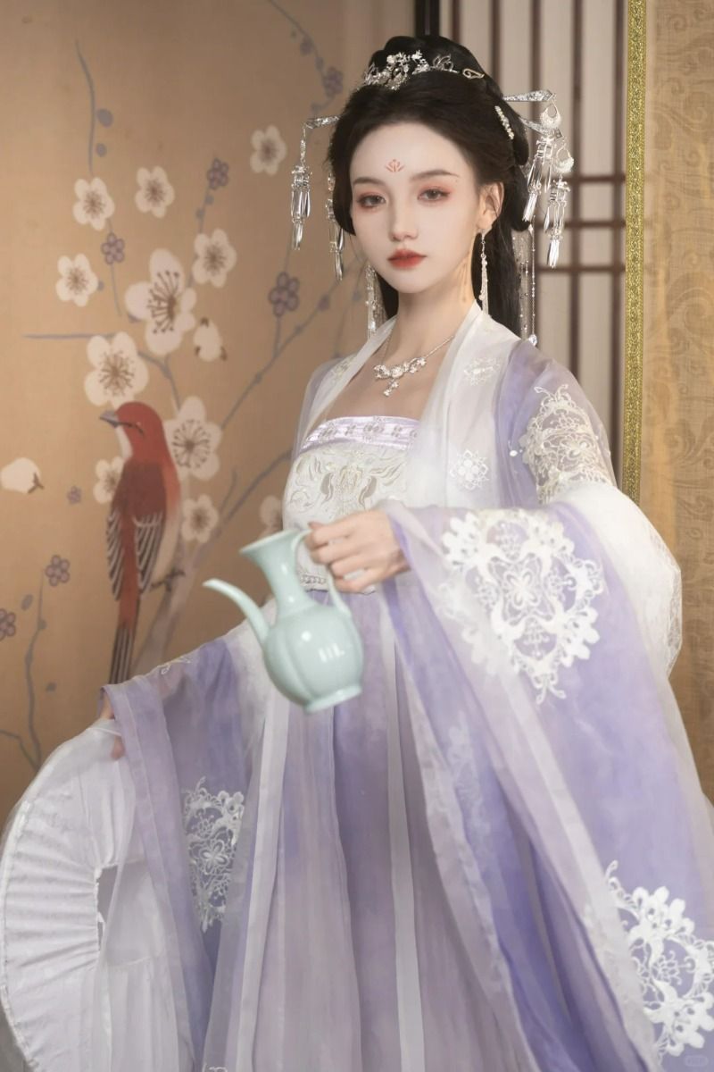 Blooming Beauty:The Allure of Hanfu Fashion in the Style of Flower-Pattern Orders Blooming Beauty:The Allure of Hanfu Fashion in the Style of Flower-Pattern Orders