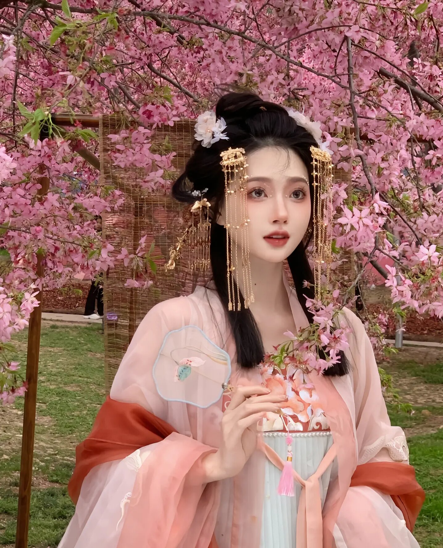 Winter Chinese New Year Hanfu Costumes for Girls:A Traditional Celebration of Elegance and Warmth Winter Chinese New Year Hanfu Costumes for Girls:A Traditional Celebration of Elegance and Warmth
