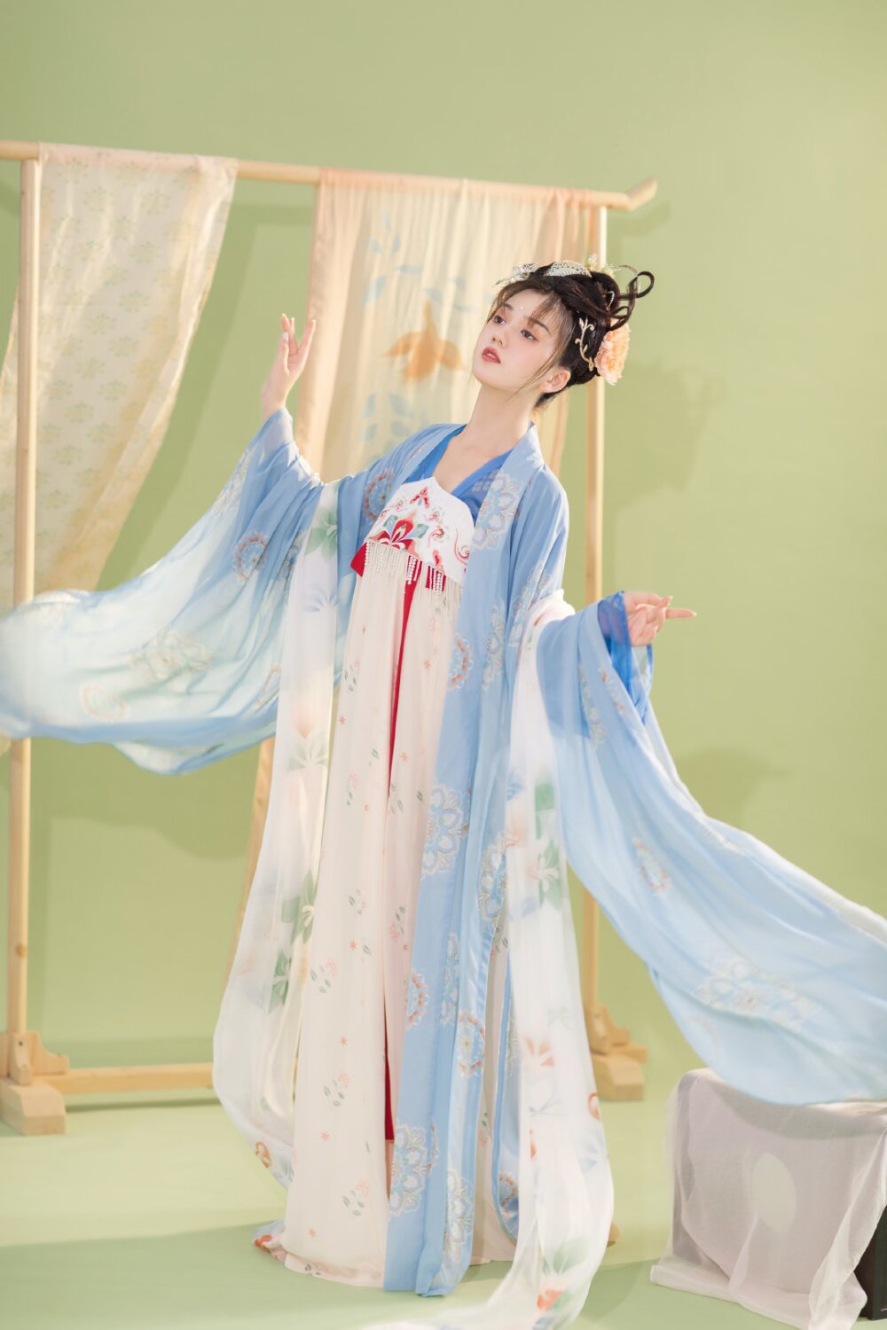 Summer 2025:The New Wave of Cheongsam Fashion for Women Summer 2025:The New Wave of Cheongsam Fashion for Women