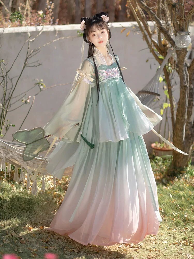 Summer Fashion with Cheongsam Skirts:Tips for Short Women to Hide the Belly Summer Fashion with Cheongsam Skirts:Tips for Short Women to Hide the Belly