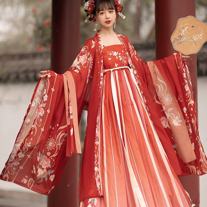 The Chic Qipao Style for a 10-Year-Old Girl:Embracing Traditional Elegance with Modern Charm The Chic Qipao Style for a 10-Year-Old Girl:Embracing Traditional Elegance with Modern Charm
