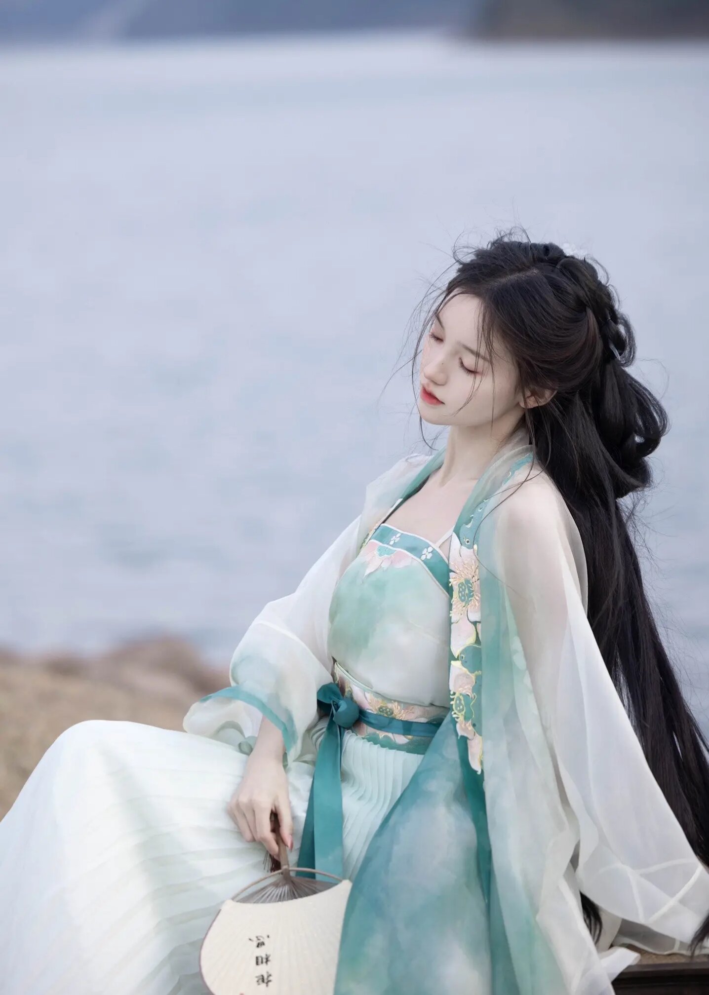 The Charm of Short-sleeved Cheongsam Blouses:A Closer Look The Charm of Short-sleeved Cheongsam Blouses:A Closer Look