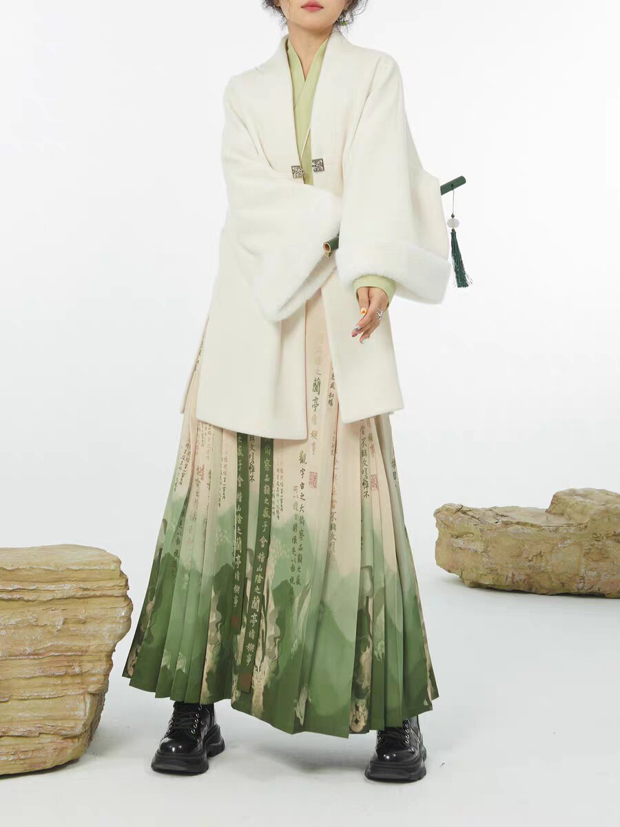 Seductive Intimate Wear:The Enchantment of Womens Cheongsam Seductive Intimate Wear:The Enchantment of Womens Cheongsam