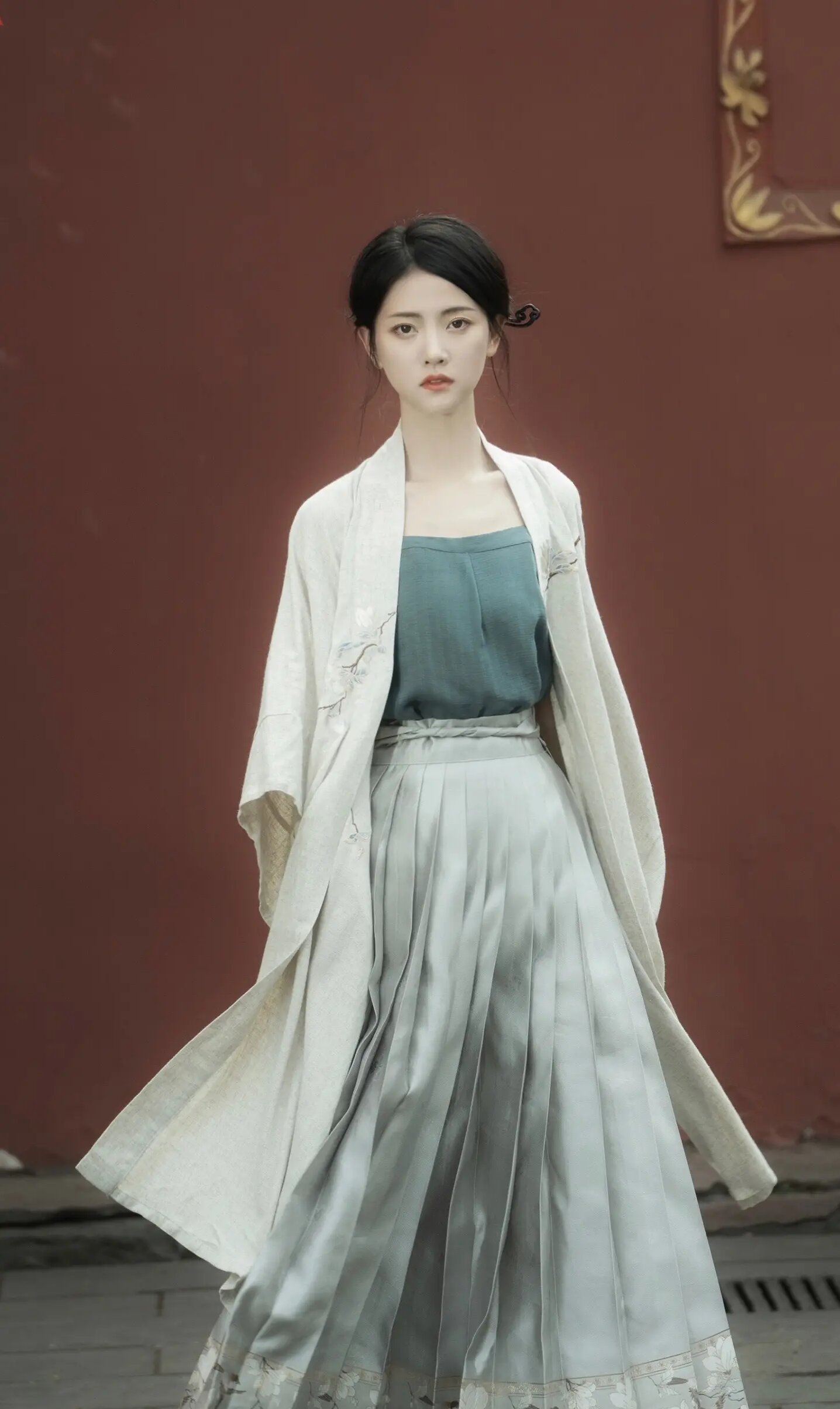 Chahan Style of Ju Jingyi:The Blooming Beauty of Hanfu Fashion Chahan Style of Ju Jingyi:The Blooming Beauty of Hanfu Fashion