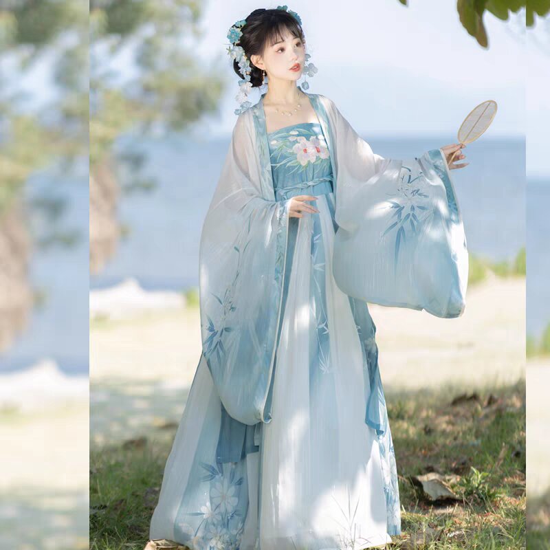 Elevating the Elegance of Traditional Hanfu Shoes:A 7-Centimeter Journey into Cultural Comfort