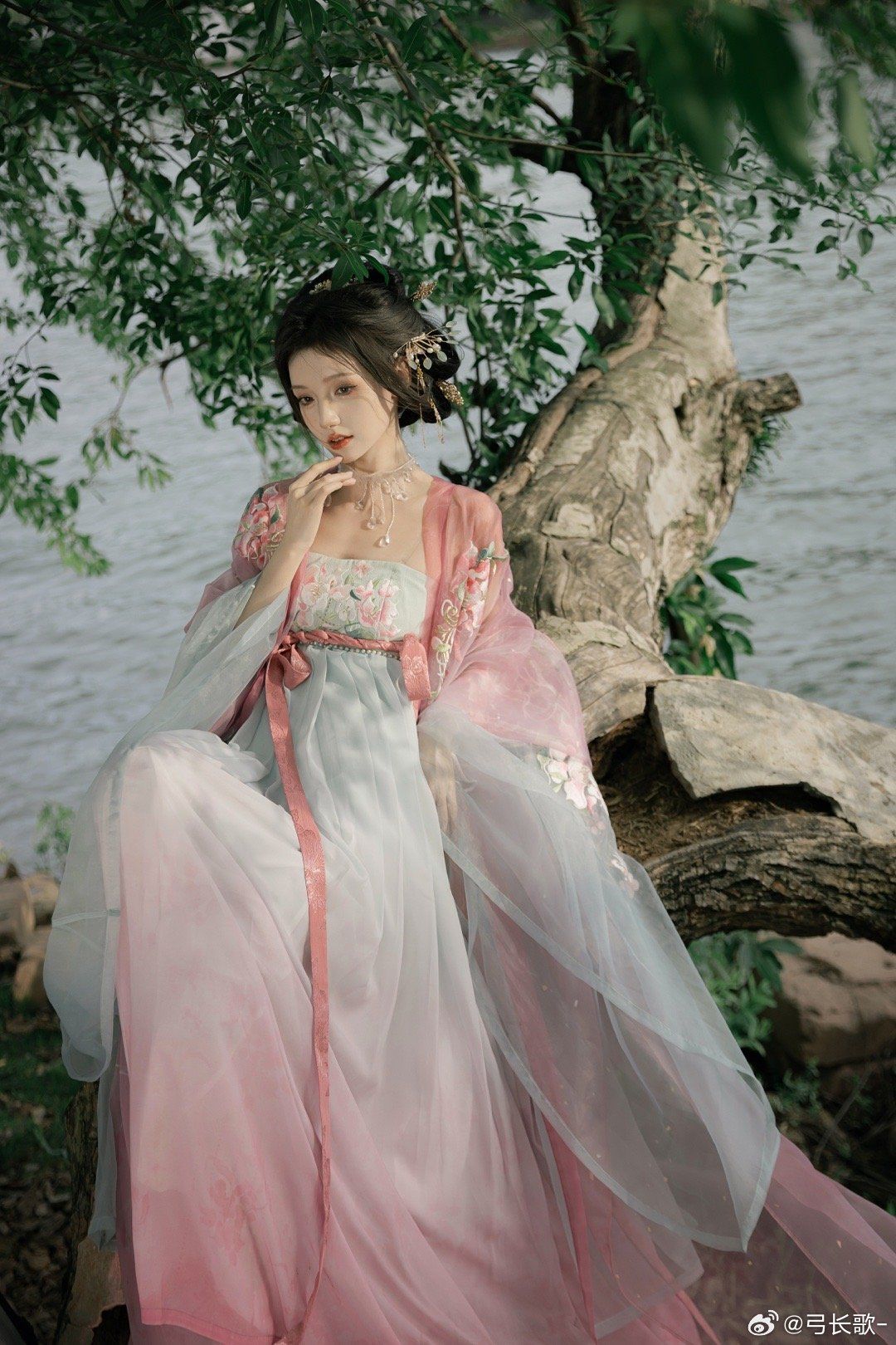 Summer Hanfu Costumes for 6-Year-Old Girls:A Guide to Stylish and Comfortable Outfits Summer Hanfu Costumes for 6-Year-Old Girls:A Guide to Stylish and Comfortable Outfits