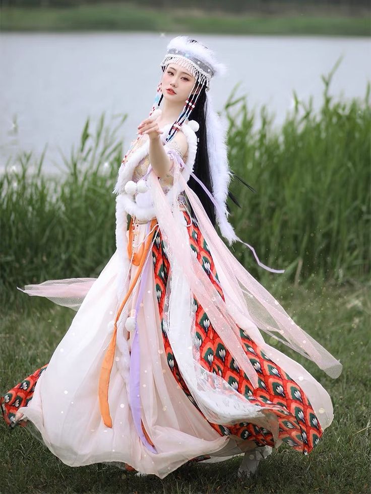 Elegant New Style of Qipao for Women:Embracing the Grace of Age 40 Elegant New Style of Qipao for Women:Embracing the Grace of Age 40