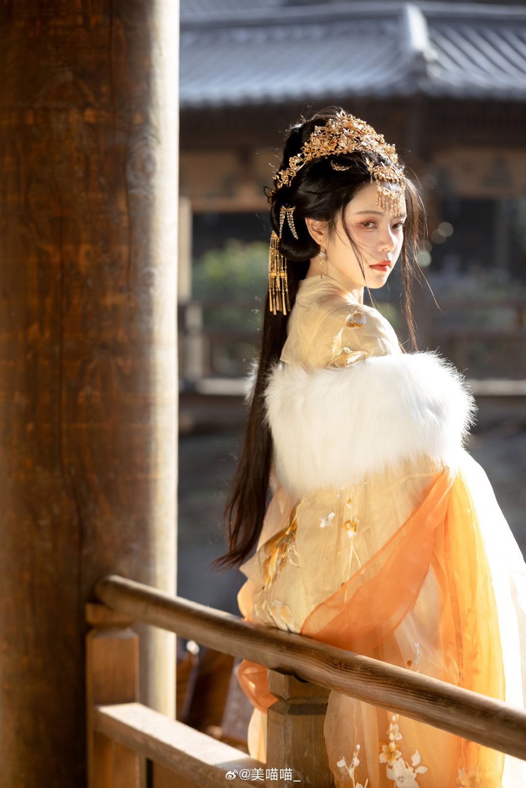 Ancient-Style Hair Bands and Headwear for Traditional Chinese Hanfu Fashion Ancient-Style Hair Bands and Headwear for Traditional Chinese Hanfu Fashion
