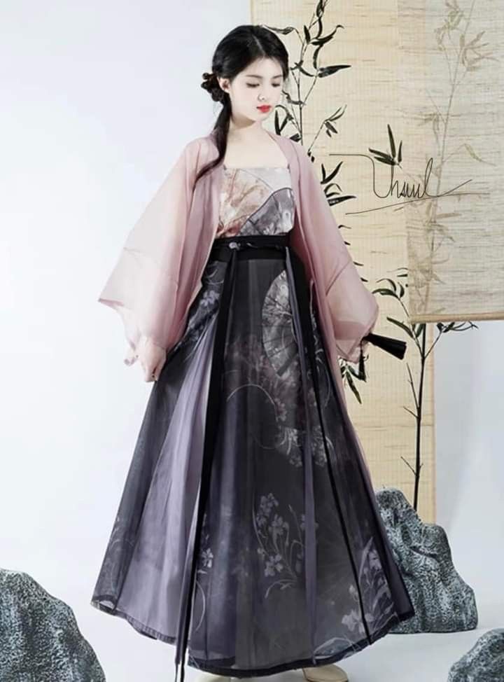 Farming Life and the Revival of Traditional Hanfu Fashion:A Cultural Journey in Rural China Farming Life and the Revival of Traditional Hanfu Fashion:A Cultural Journey in Rural China