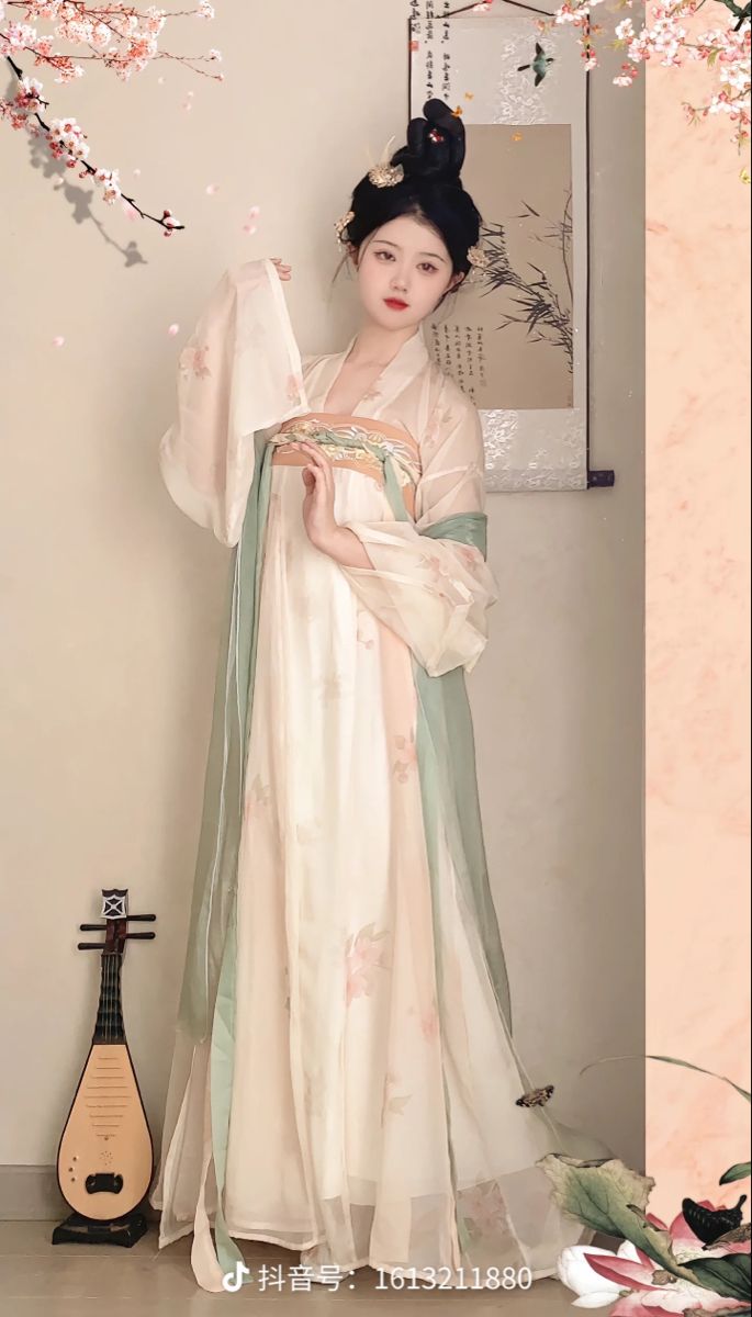 The Essence of Hanfu:A Look into the Shorter Versions The Essence of Hanfu:A Look into the Shorter Versions