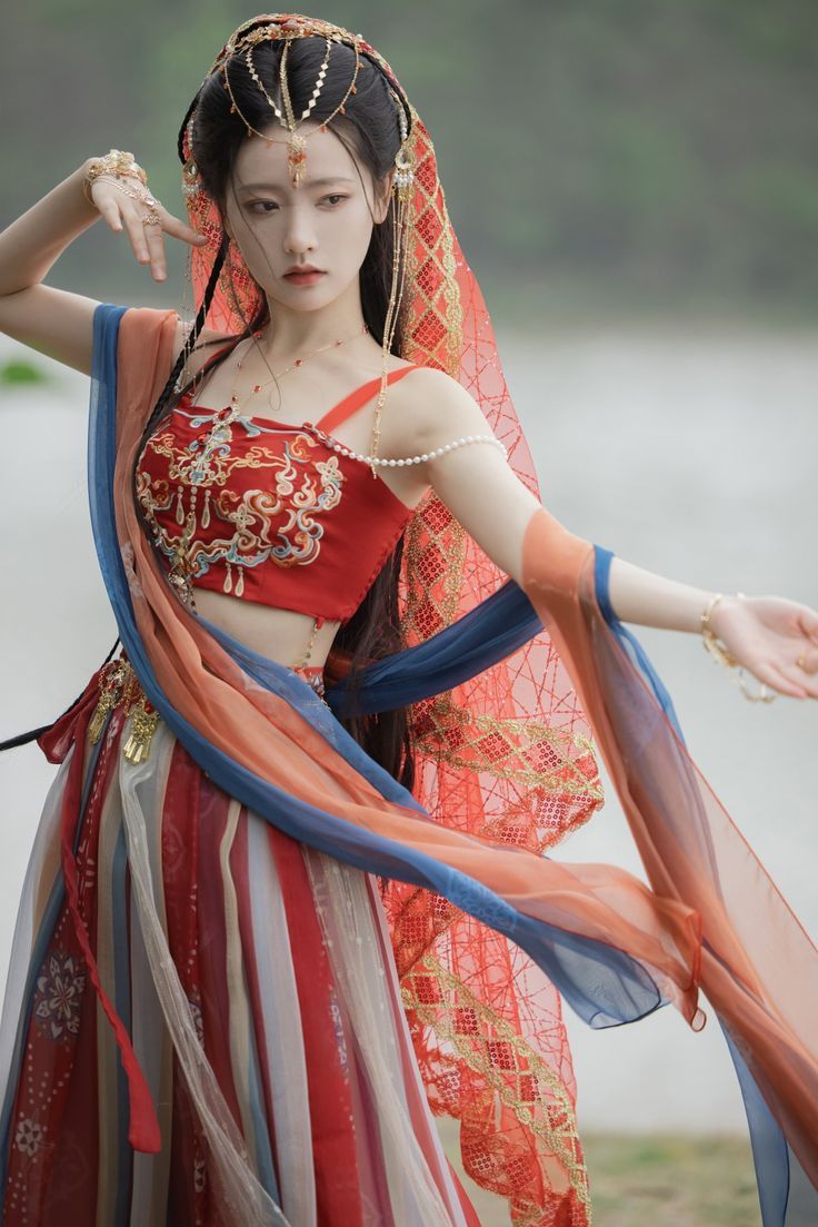 Embracing the New Sino-Modern Style:The Revival of the Womens Ma-Face Skirt Embracing the New Sino-Modern Style:The Revival of the Womens Ma-Face Skirt