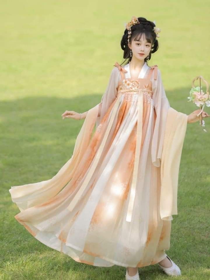 Reimagining the Cheongsam:Spring-Autumn Long Sleeve Qipao Dress Evolution Reimagining the Cheongsam:Spring-Autumn Long Sleeve Qipao Dress Evolution