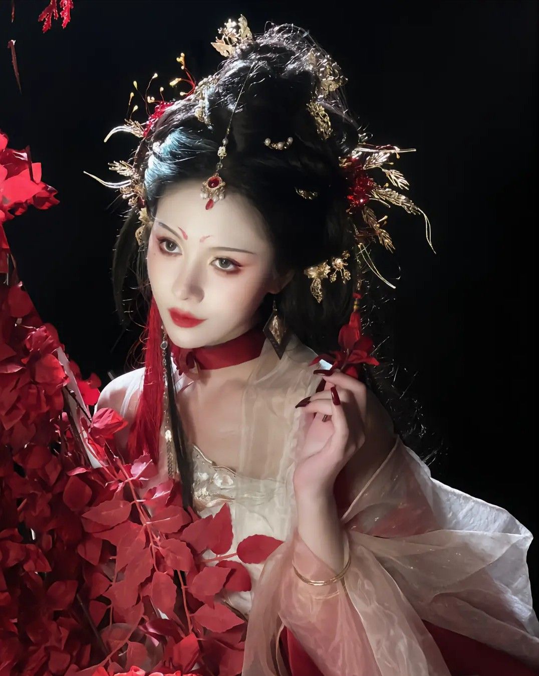 Summer Elegance in Hanfu Robe:The Art of Womens Ruqun Dress Summer Elegance in Hanfu Robe:The Art of Womens Ruqun Dress